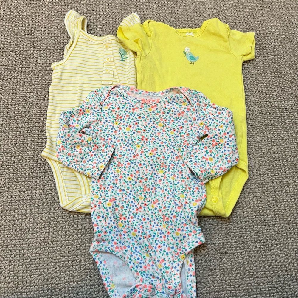 🍭4/$20 Carter’s onesie set for baby girl - 9 month